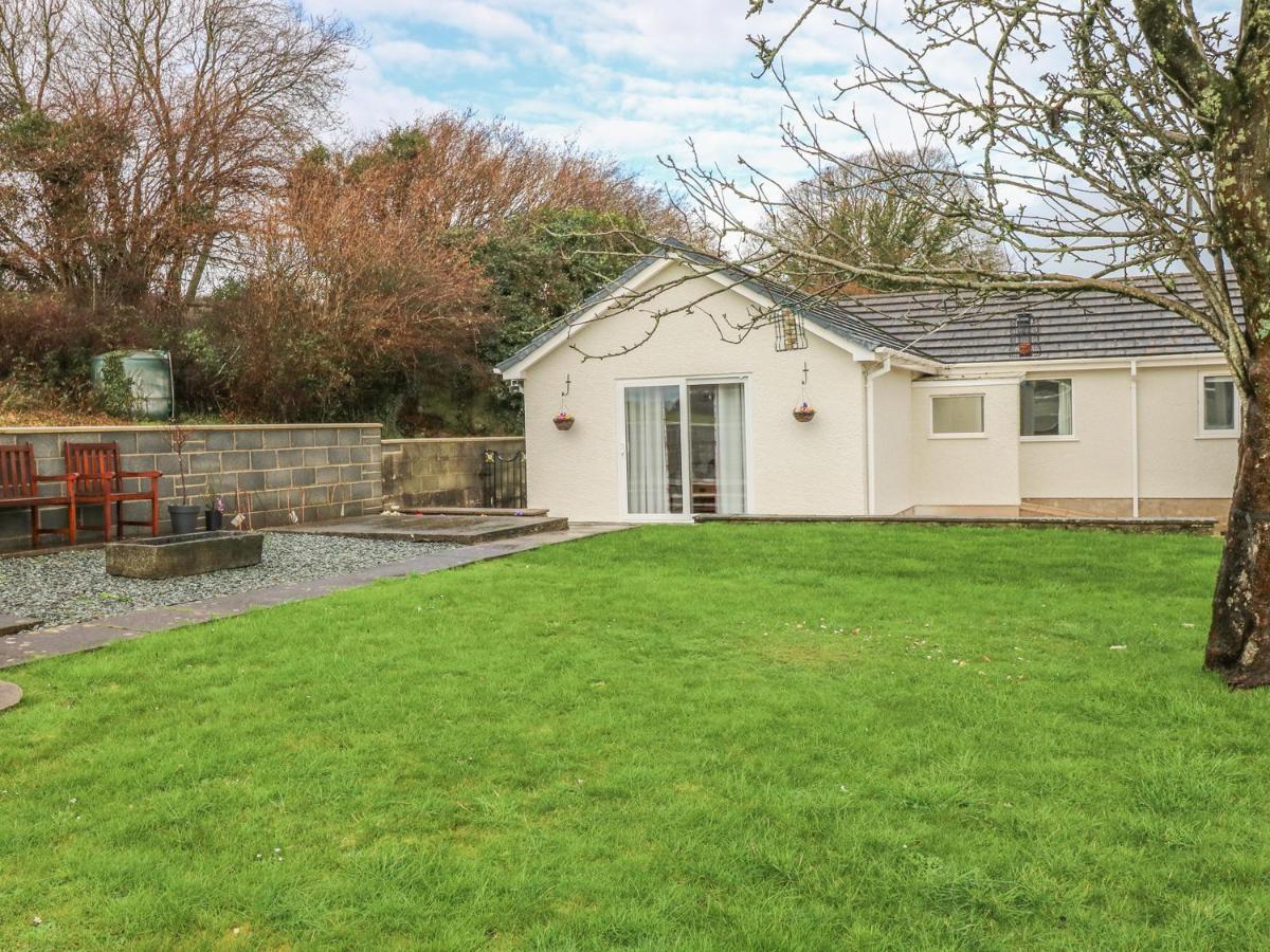 Broadford Farm Bungalow Kidwelly Exterior foto