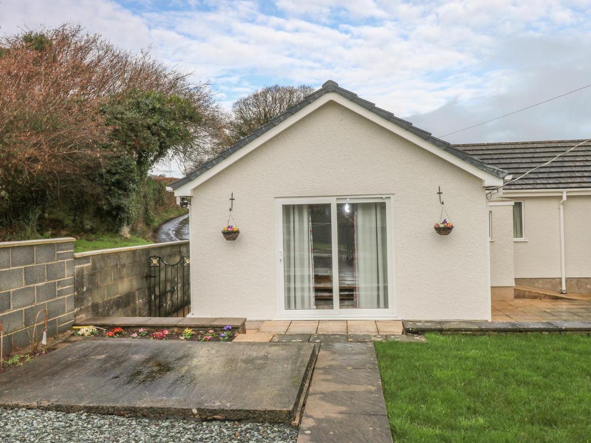 Broadford Farm Bungalow Kidwelly Exterior foto